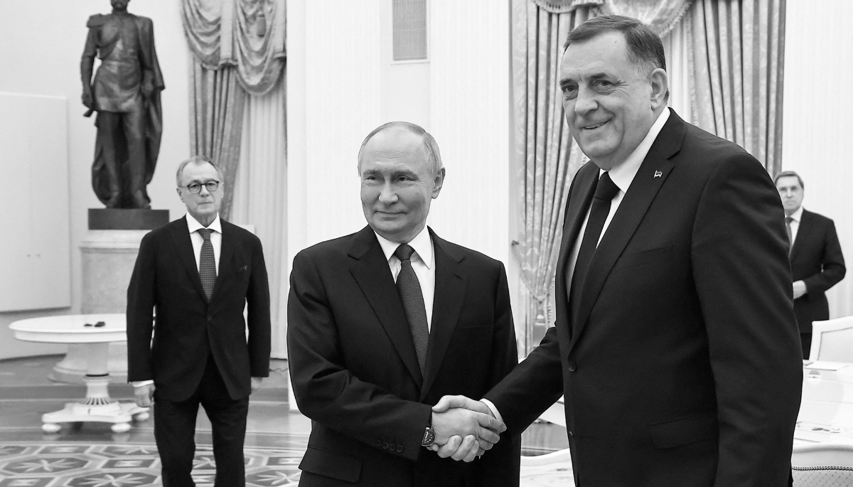 Vladimir Poutine et le président de la République serbe de Bosnie Milorad Dodik, en Russie, le 1er avril 2025.