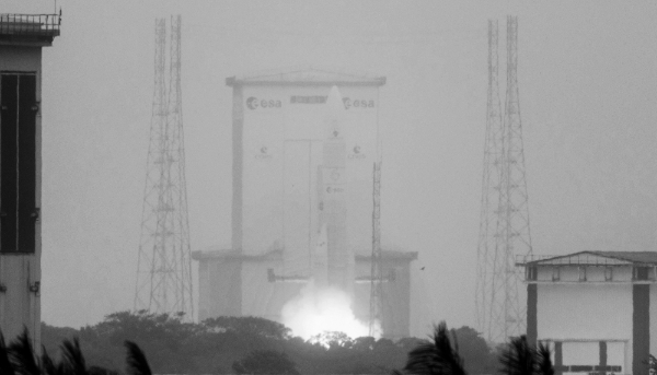 Décollage de la fusée Ariane 6, le 6 mars 2025 à Kourou, avec à son bord le satellite militaire d'observation CSO-3.
