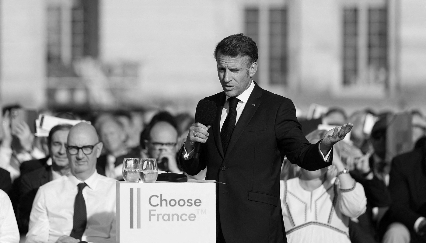 Le président Emmanuel Macron lors du sommet économique Choose France, au château de Versailles, le 1er juin 2026.