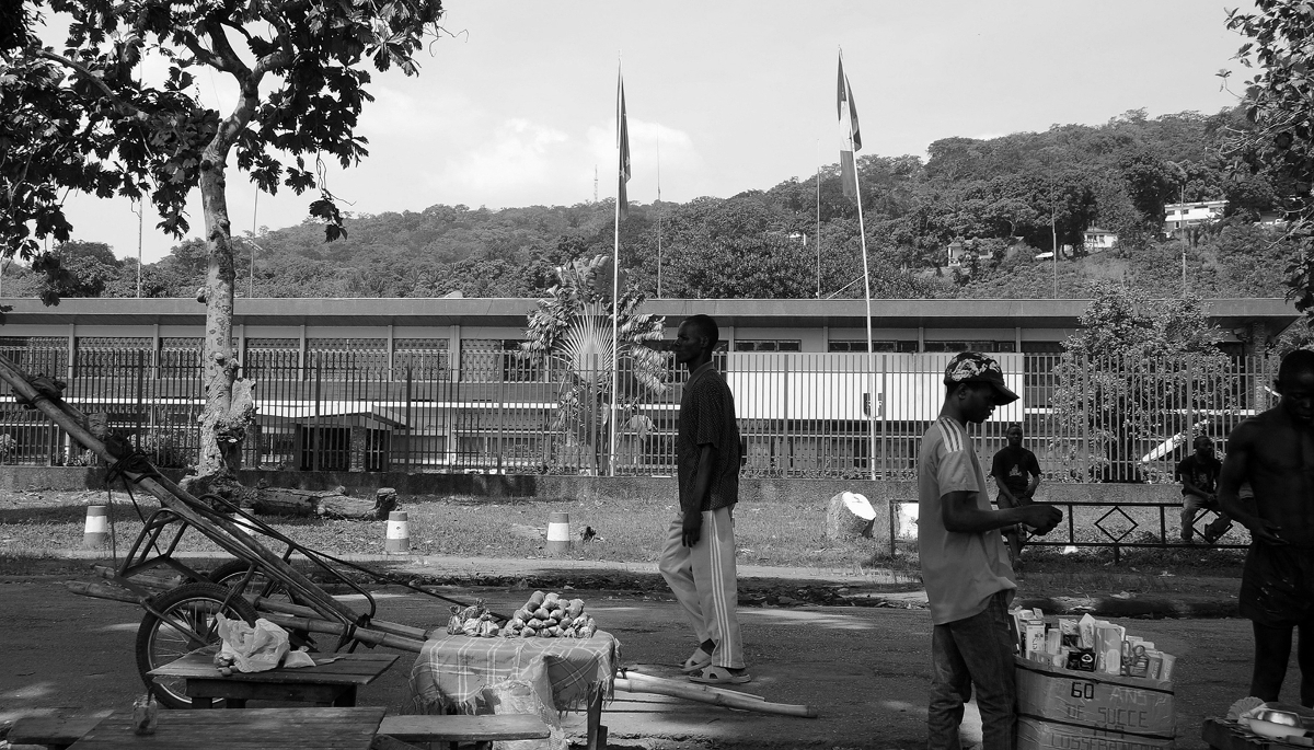 L'ambassade de France à Bangui, en République centrafricaine, le 30 novembre 2013.