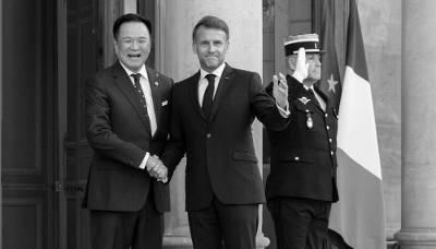 Le premier ministre thaïlandais Anutin Charnvirakul reçu à Paris par le président français Emmanuel Macron, le 25 mai 2026.