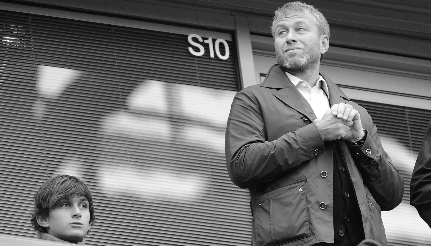 Roman Abramovitch et son fils Arkady assistent à un match de foot à Londres, le 13 février 2010.