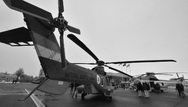 Deux Airbus H225 à l'aéroport Boryspil de Kiev lors de la cérémonie de remise des hélicoptères, le 21 décembre 2018.