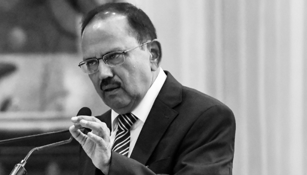 Le conseiller indien à la sécurité nationale, Ajit Doval, entretient des contacts réguliers avec les autorités afghanes.
