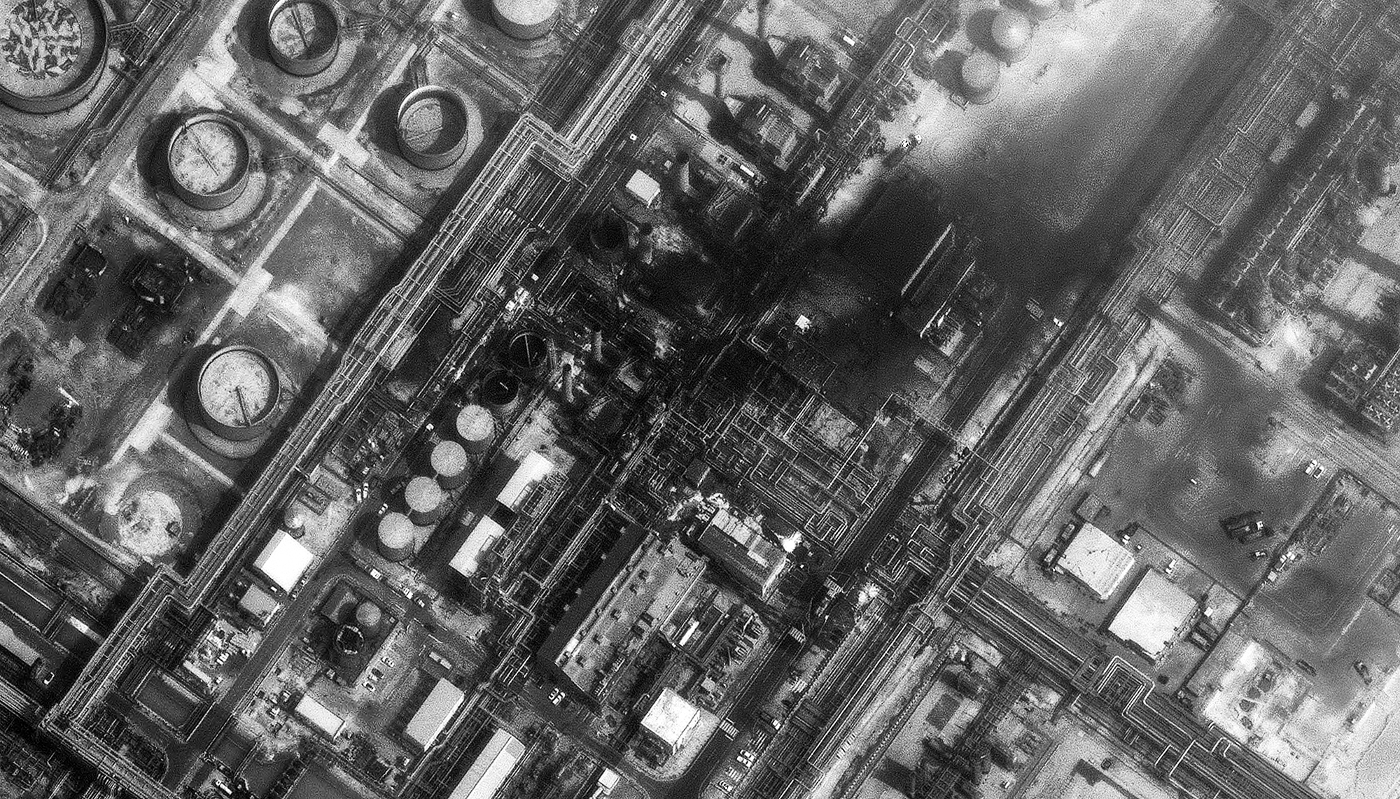 Image satellite des dégâts subis par la raffinerie de Ras Tanura d'Aramco, après une attaque de drones iraniens, le 2 mars 2026.