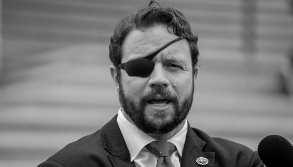 L'élu républicain du Texas Dan Crenshaw peaufine la composition de la nouvelle task force parlementaire pour lutter contre les cartels de la drogue mexicains.