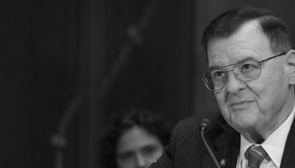 Dennis Kirk a été nommé fin septembre 2025 chief operating officer (COO) de l’Office of the Director of National Intelligence (ODNI).