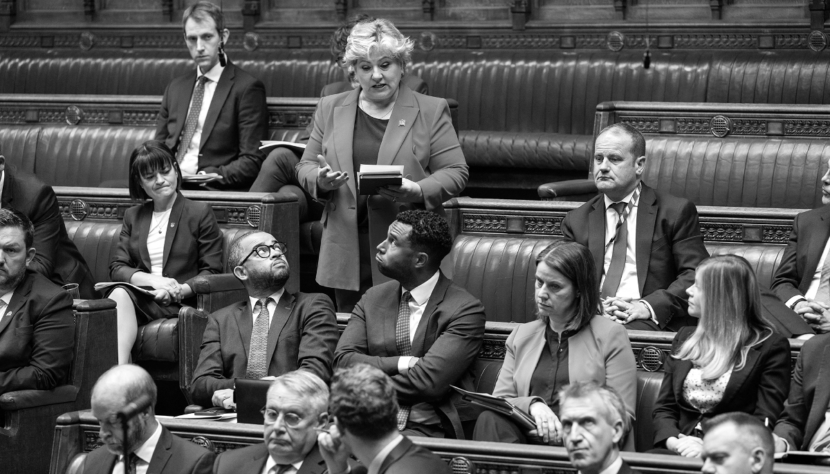 Les parlementaires du Foreign Affairs Committee, présidé par Emily Thornberry, ont publié un rapport bipartisan appelant à la création d'un grand National Counter Disinformation Centre interministériel.