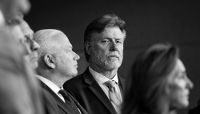 Rick Crawford, président de la Commission permanente sur le renseignement de la Chambre des représentants, lors d’une conférence de presse sur le financement du ministère de la sécurité intérieure, à Washington, DC, le jeudi 5 mars 2026. 