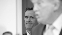 Le directeur de la CIA, John Ratcliffe, lors d'une conférence de presse à la Maison blanche, le 6 avril 2026.