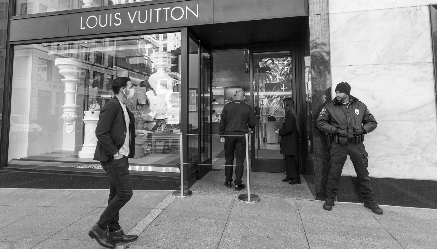 Jusqu'en avril 2025, la sécurité de Louis Vuitton a été dirigée, au niveau mondial, par Gaël Marchand.