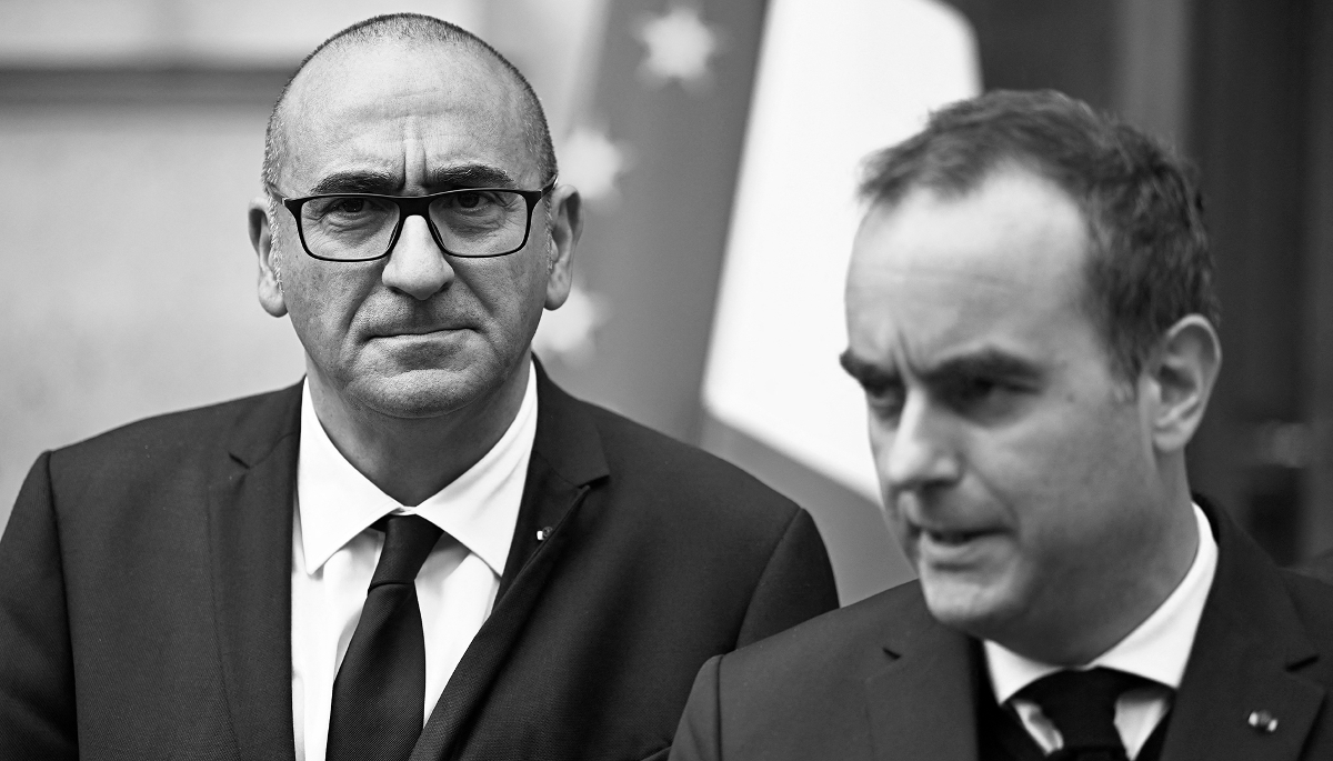 Le ministre français de l'intérieur, Laurent Nuñez, et le premier ministre, Sébastien Lecornu, devant le ministère de l'intérieur, le 19 octobre 2026.