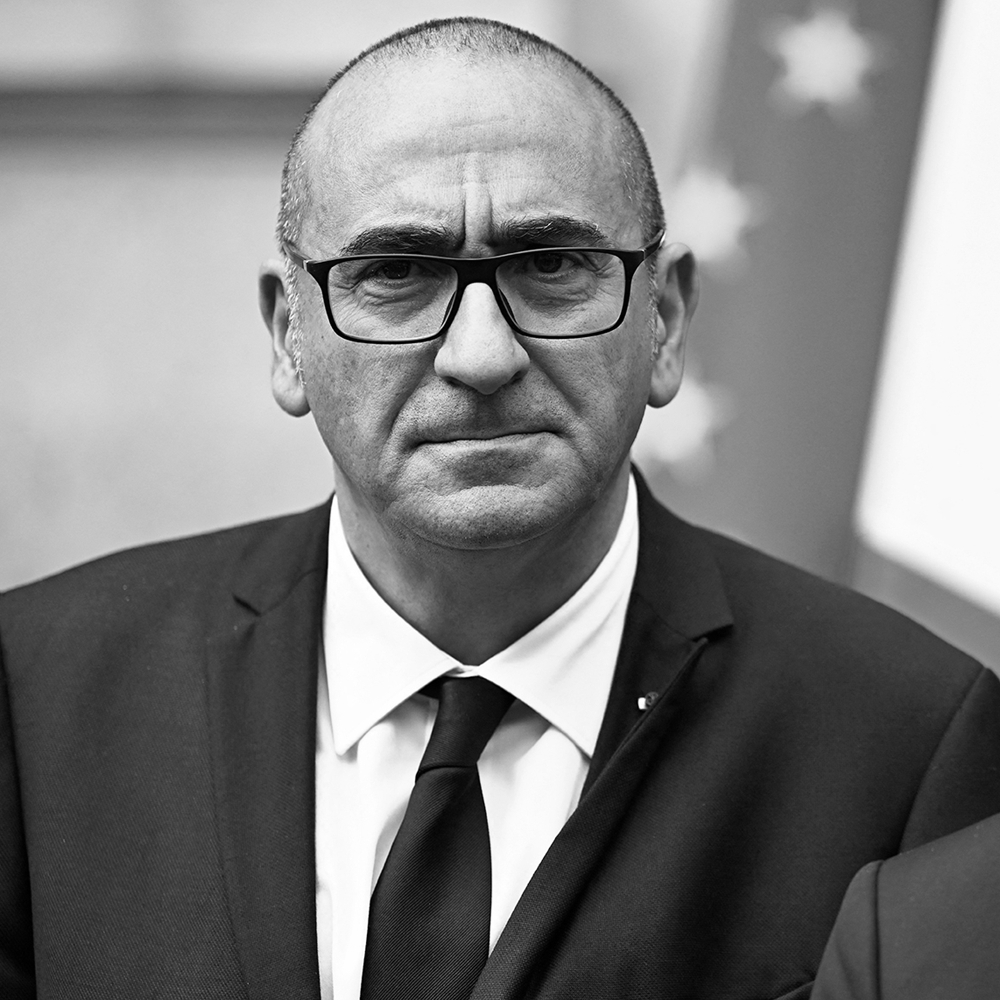 Le ministre français de l'intérieur, Laurent Nuñez, et le premier ministre, Sébastien Lecornu, devant le ministère de l'intérieur, le 19 octobre 2026.