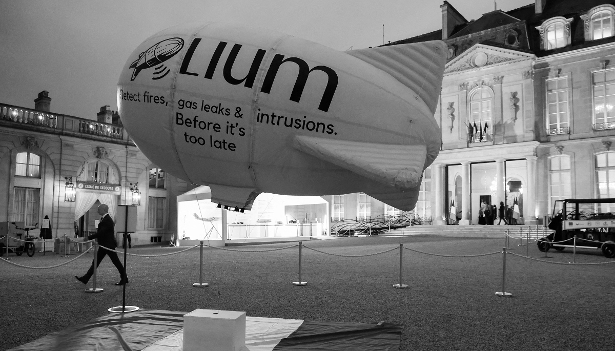 Ballon Lium dans la cour de l'Élysée à l'occasion de la cinquième édition de la Grande exposition du Made in France, le 14 novembre 2025.