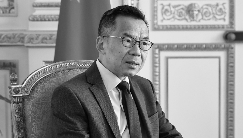 Lu Shaye, l'ancien ambassadeur chinois en France, symbole de la stratégie chinoise des 'loups guerriers'.
