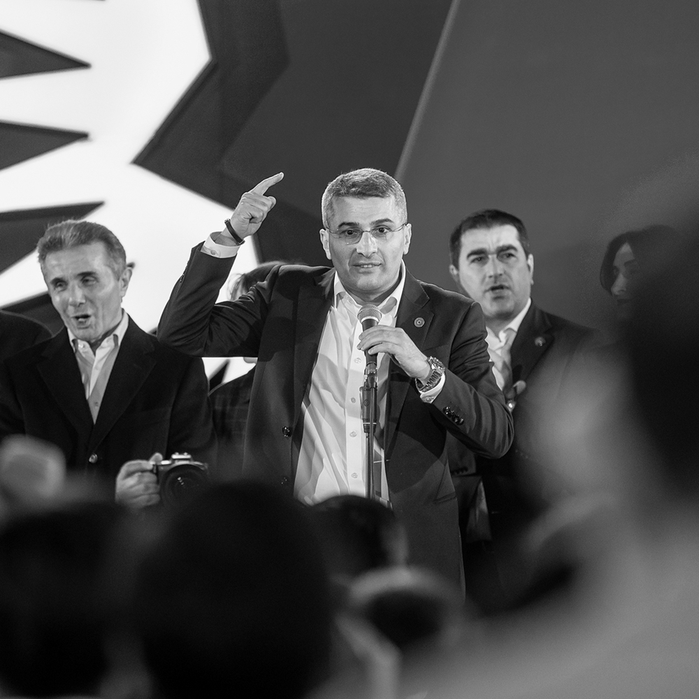 Mamouka Mdinaradze, à l'occasion des célébrations de la victoire aux élections législatives du parti Rêve géorgien, le 26 octobre 2024.