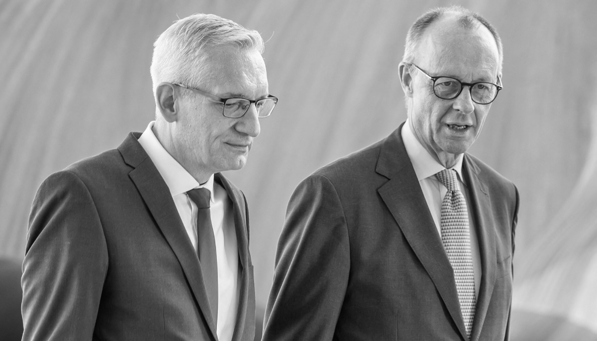 Le chancelier allemand Friedrich Merz (à droite) et le nouveau président du BND Martin Jäger à Berlin, le 11 septembre 2025. 
