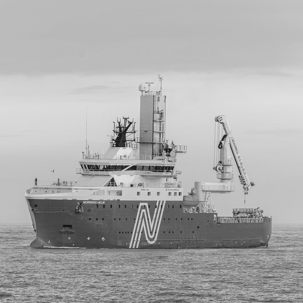 Le navire Norwind Helm doit être équipé par les autorités danoises pour être transformé en bâtiment dédié à la surveillance des infrastructures sous-marines. Photo prise le 1er février 2026 en mer du Nord.