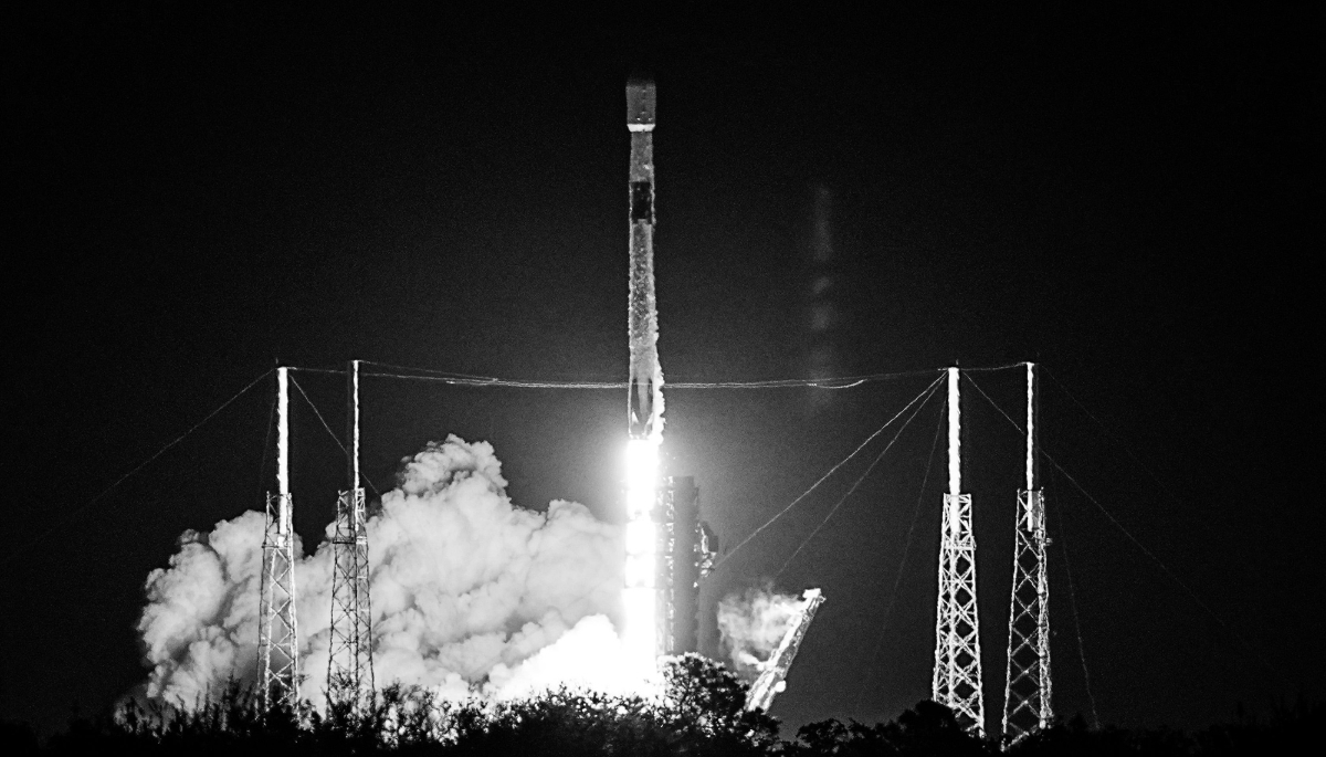 Tir de la fusée Falcon 9 de SpaceX depuis la base spatiale de Cap Canaveral, le 2 novembre 2025.