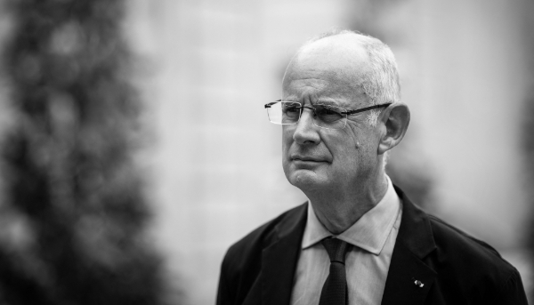 Stéphane Bouillon, actuel secrétaire général de la défense et de la sécurité nationale (SGDSN), doit faire valoir ses droits à la retraite le 3 mars. 