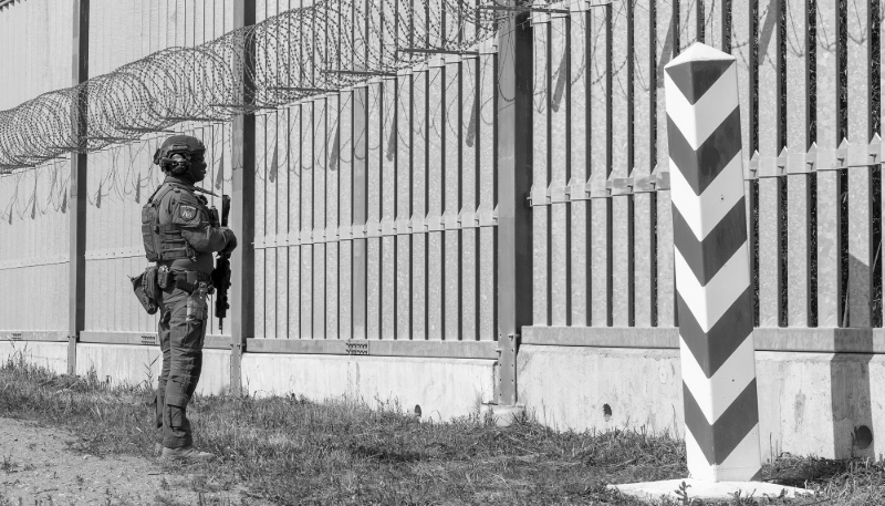 Un soldat polonais à la frontière entre la Pologne et la Biélorussie.