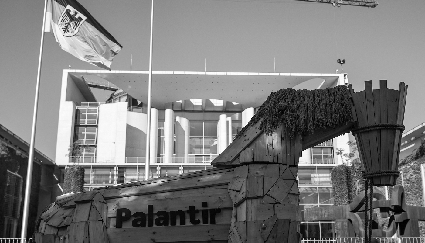 Manifestation devant la chancellerie allemande à Berlin contre l'adoption par les autorités fédérales des logiciels de Palantir, le 3 septembre 2023.