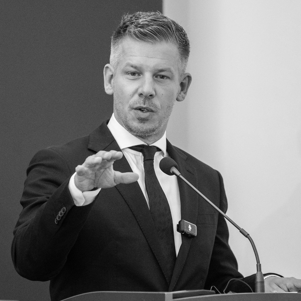 Le premier ministre hongrois, Péter Magyar à Bratislava, en Slovaquie, le 10 septembre 2026.