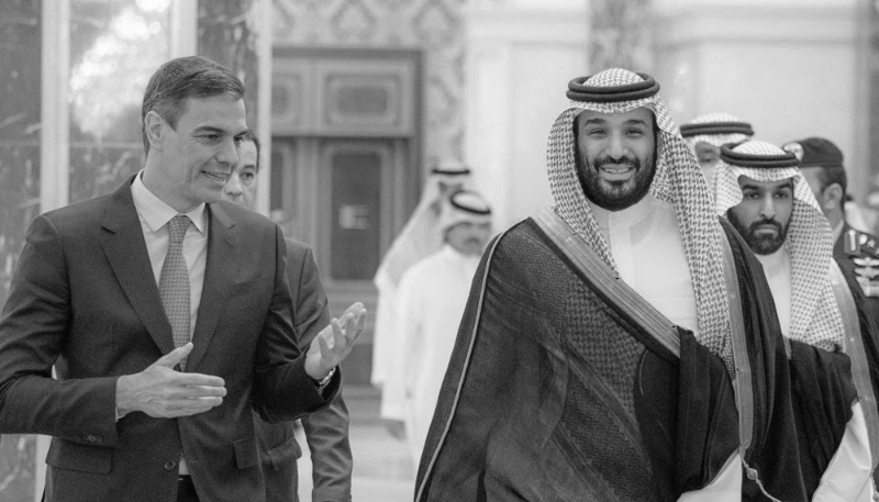 Mohammed bin Salman accueille le premier ministre Pedro Sanchez à Jeddah, le 2 avril 2024.