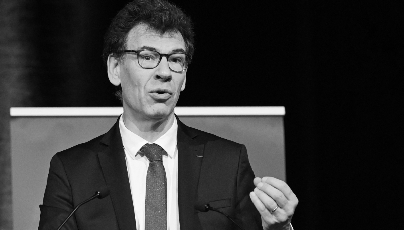 Le ministre français de l'enseignement supérieur et de la recherche, Philippe Baptiste, a répondu le 8 janvier au Sénat à une question concernant  le dispositif de lutte contre l'espionnage par des puissances étrangères dans la recherche.