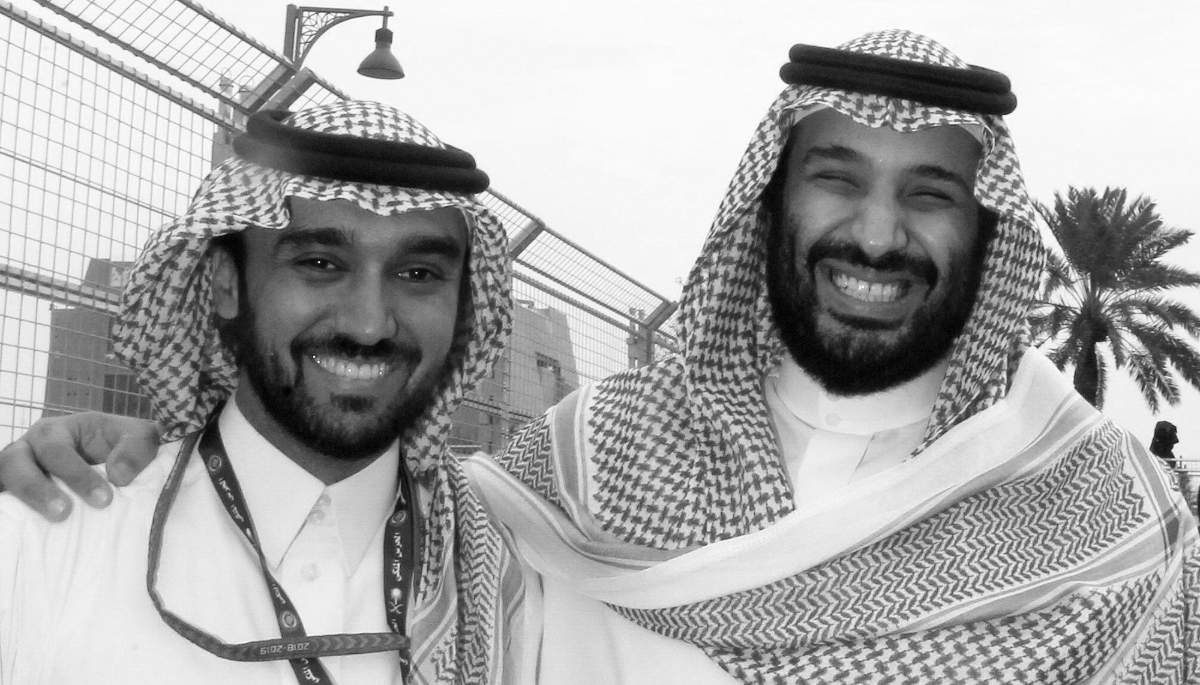 Le ministre saoudien des sports, Abdelaziz bin Turki al-Saoud (à gauche), et le prince héritier Mohammed bin Salman al-Saoud.