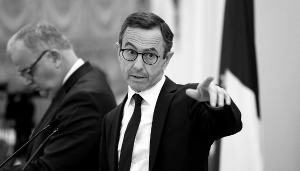 Le ministre de l'intérieur Bruno Retailleau lors d'une conférence de presse, le 10 avril 2025.