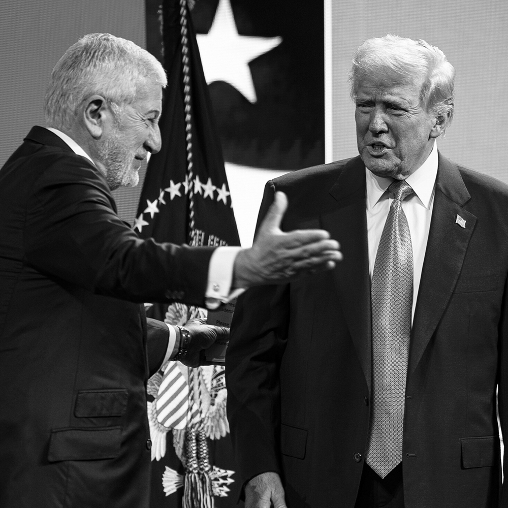 Richard Attias et le président américain Donald Trump lors du Future Investment Initiative à Miami, le 19 février 2025.