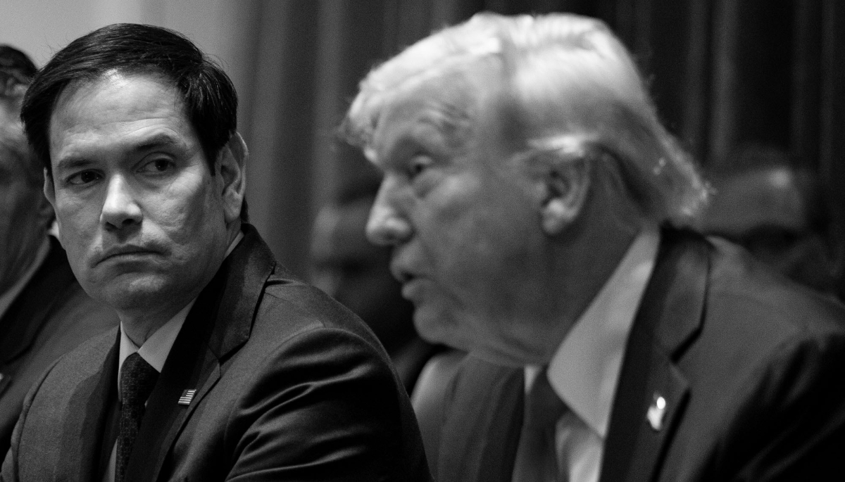 Marco Rubio, secrétaire d'État américain, et le président Donald Trump lors d'une réunion du cabinet à la Maison blanche à Washington, DC, le 26 février 2025.