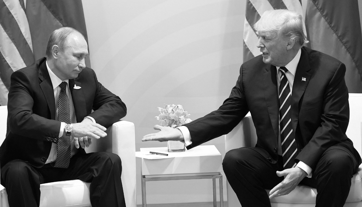Le président russe Vladimir Poutine et son homologue américain Donald Trump au sommet du G20 à Hambourg, le 7 juillet 2017.