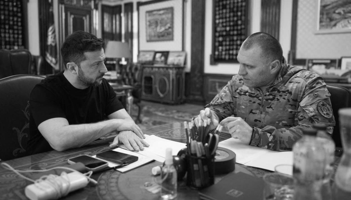 Le président ukrainien Volodymyr Zelenskyy (à gauche) rencontre le chef du service de sécurité ukrainien (SBU) Vasyl Malyuk à Kiev, en Ukraine, le 1er juin 2025.