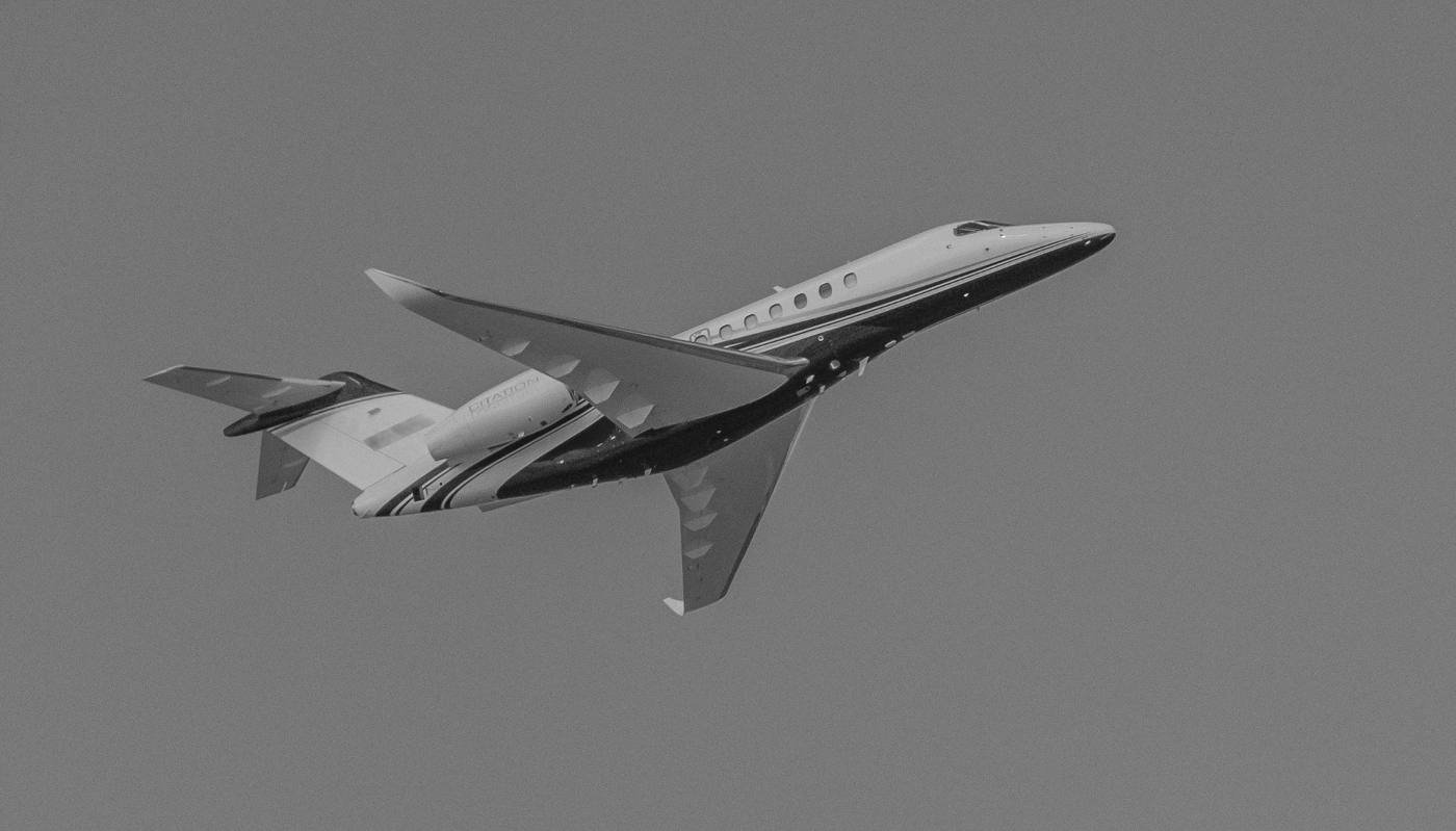 Un avion Cessna Citation Longitude, le 1er août 2023, à Dallas. Des avions de ce modèle ont été identifiés lors de frappes visant des bateaux suspectés de transporter de la drogue au large de l’Équateur, début 2026.