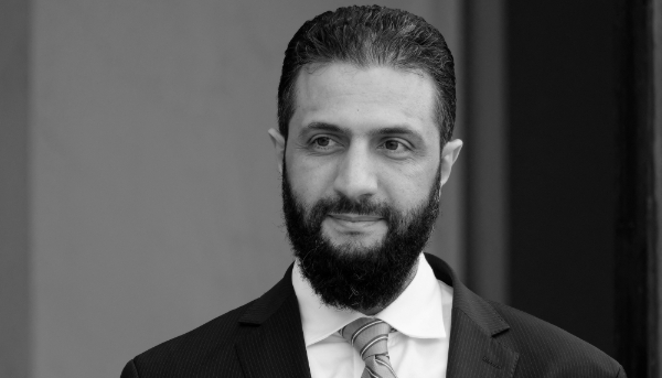 Ahmed Al-Charaa, le président intérimaire des autorités de transition syriennes, à Paris, le 7 mai 2025.