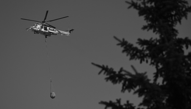 Un hélicoptère Airbus H225 au-dessus de Kiev en 2025.