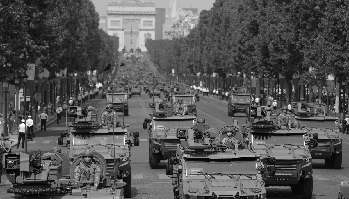 Des véhicules blindés Griffon lors du défilé du 14 juillet 2026 à Paris.