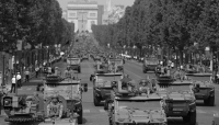 Des véhicules blindés Griffon lors du défilé du 14 juillet 2026 à Paris.