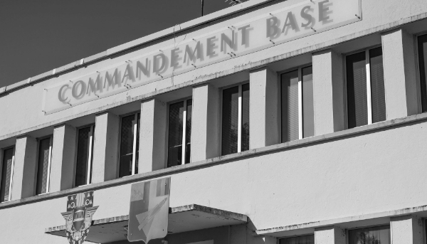 Le bâtiment du commandement de la base aérienne 110 de Creil, où se trouve une partie des services de la Direction du renseignement militaire (DRM).