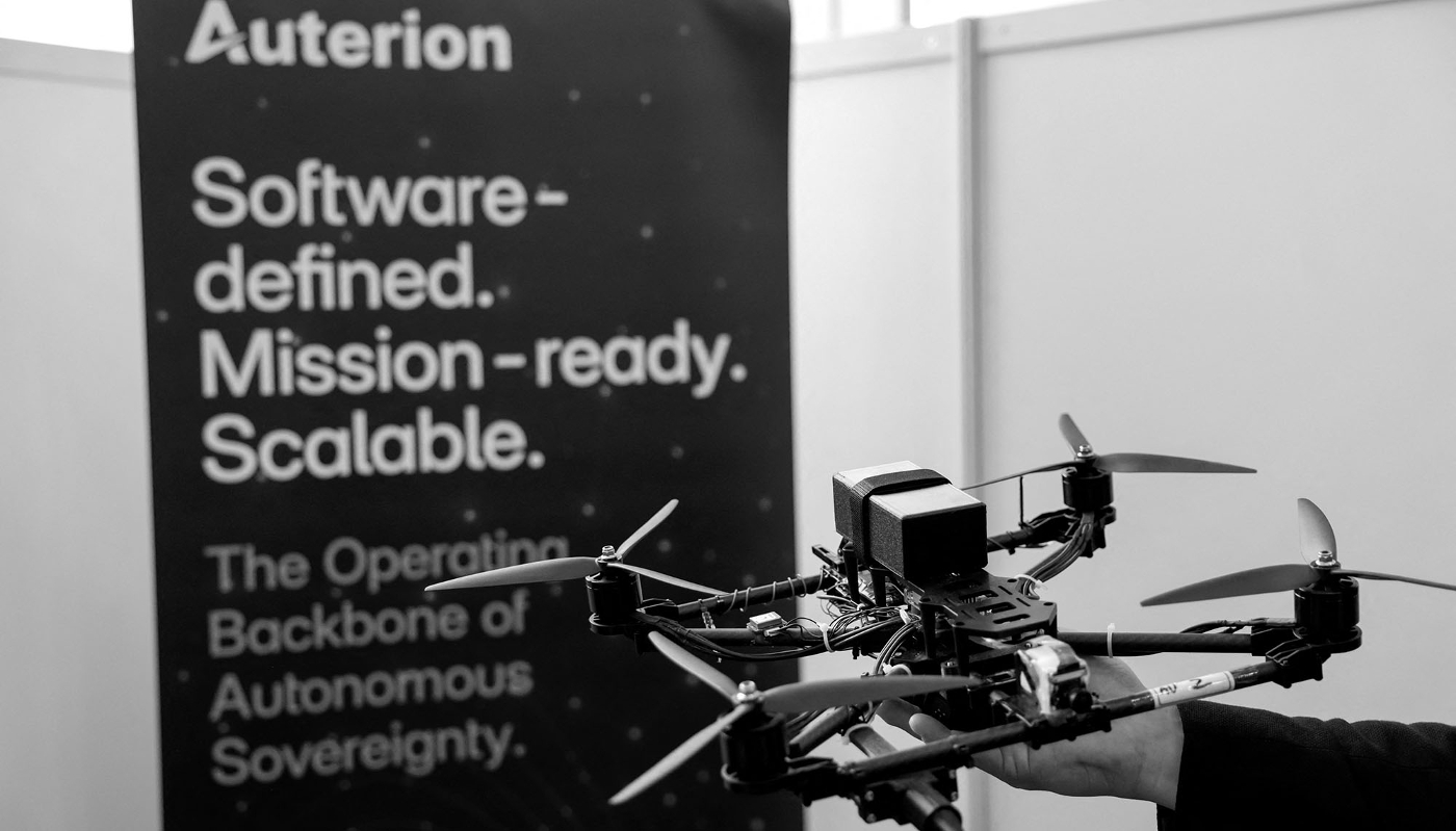 Un drone équipé d'un contrôleur Skynode S d'Auterion présenté lors d'un événement consacré aux drones marins à Yilan, à Taïwan, le 17 juin 2025.