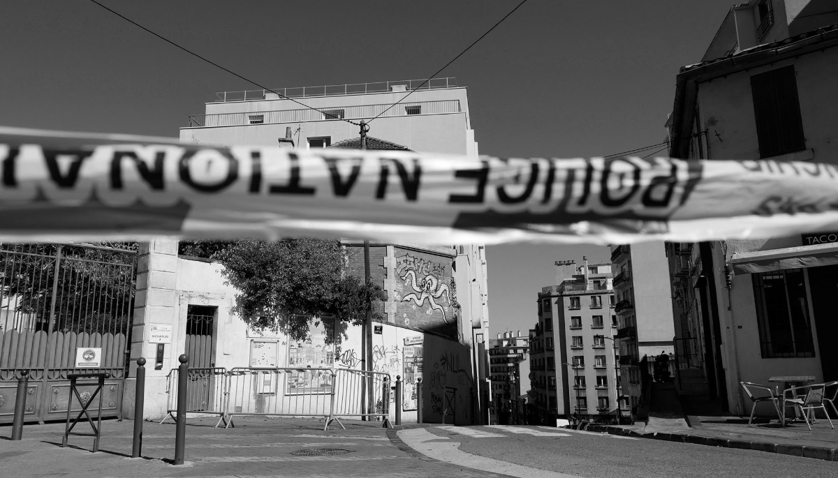 Une scène de crime à Marseille, le 4 octobre 2024. Le commanditaire du meurtre se revendique de la DZ Mafia, une organisation dans le viseur du Sirasco.
