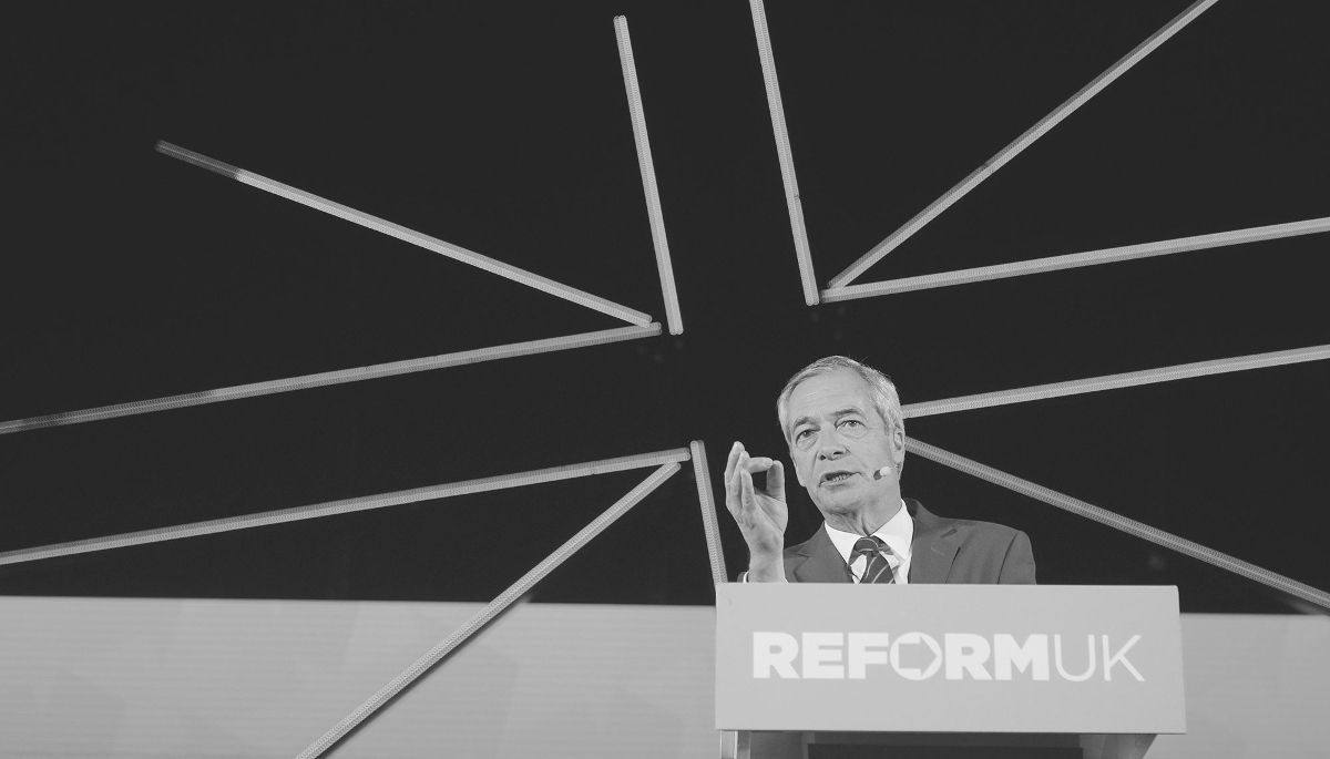 Nigel Farage, chef du parti Reform UK, lors d'un meeting à Sunderland, Royaume-Uni, le 26 mars 2026.