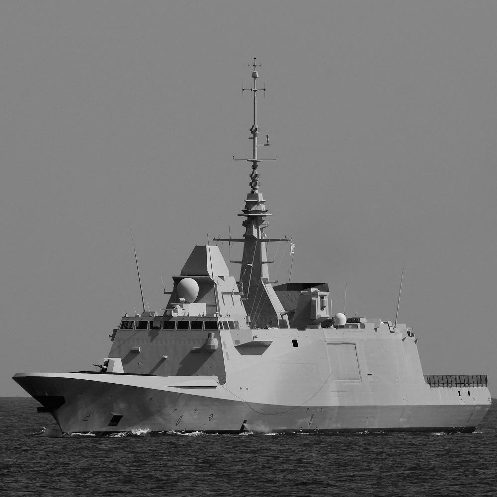 Une frégate française de type FREMM Languedoc (D653) en mer Méditerranée, le 27 mars 2023.