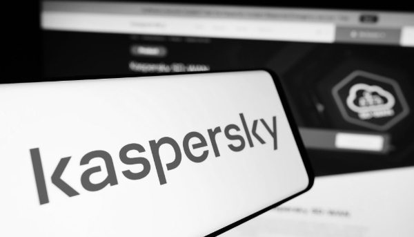 Le célèbre et controversé éditeur russe d'anti-virus Kaspersky voit partir son principal dirigeant français.