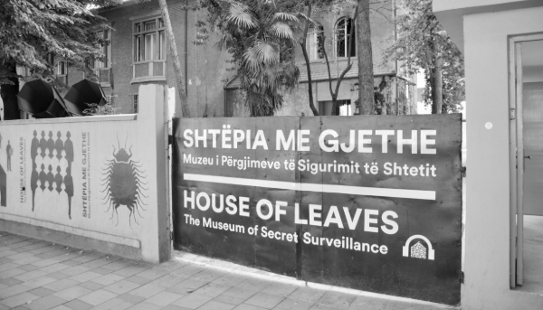 La Maison des feuilles à Tirana (Albanie).