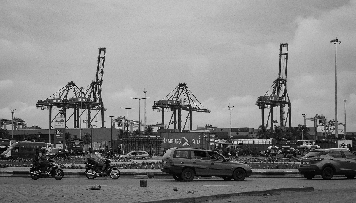 Le port de Lomé, au Togo, où le cargo battant pavillon russe et sous sanctions Mikhail Britnev a jeté l'ancre le 9 juillet 2026.