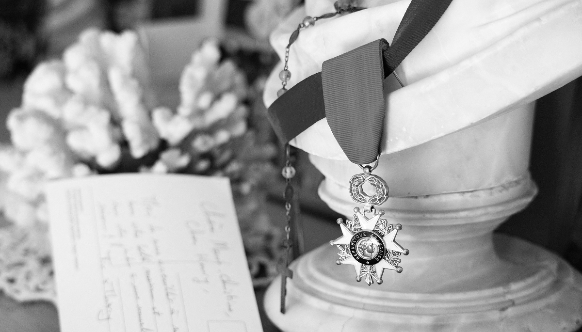 Une médaille de chevalier de la Légion d'honneur, en France, le 27 août 2026.