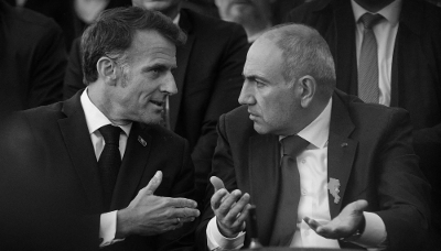 Le président français Emmanuel Macron et le premier ministre arménien Nikol Pashinyan, à Erevan le 5 mai 2026.
